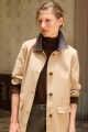 Trench impermeable cuello en contraste beige