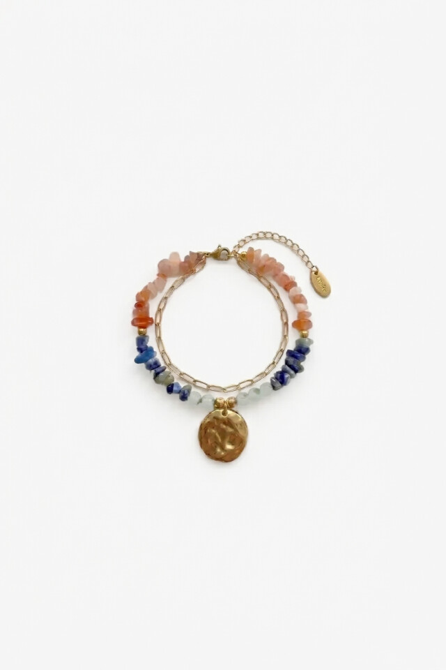 Pulsera piedras naturales con dije acero dorado
