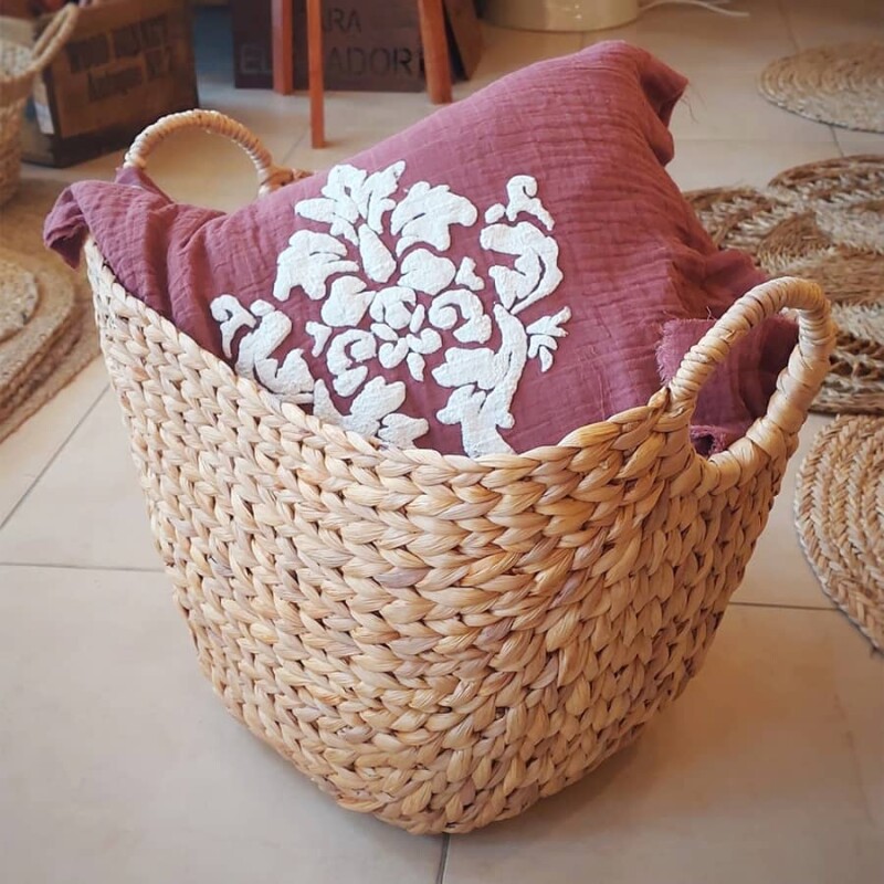 Cesta curva jacinto de agua con manijas Cesta curva jacinto de agua con manijas