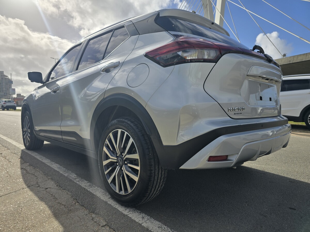 Nissan Kicks 1.6 Exclusive CVT| Permuta / Financia Nissan Kicks 1.6 Exclusive CVT| Permuta / Financia