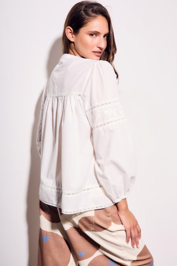 Blusa Algodón Con Detalles Encaje Crudo