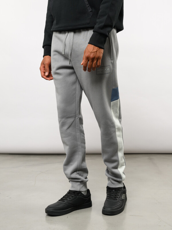 Pantalón District Umbro Hombre 005