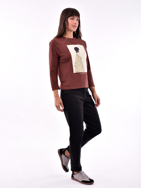 REMERA UPSALA VARIANTE 1