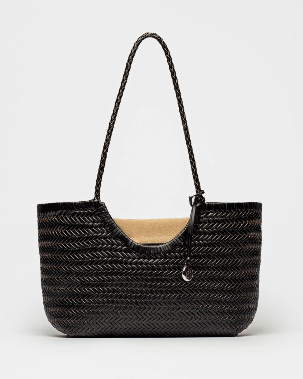 Cartera al hombro Ipanema en cuero curtido natural Negro