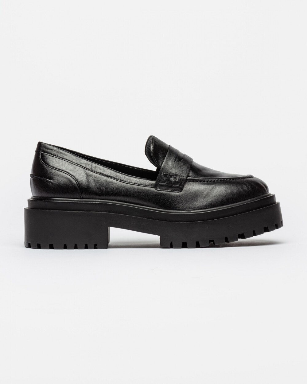 Mocasín Claire En Cuero Liso Negro