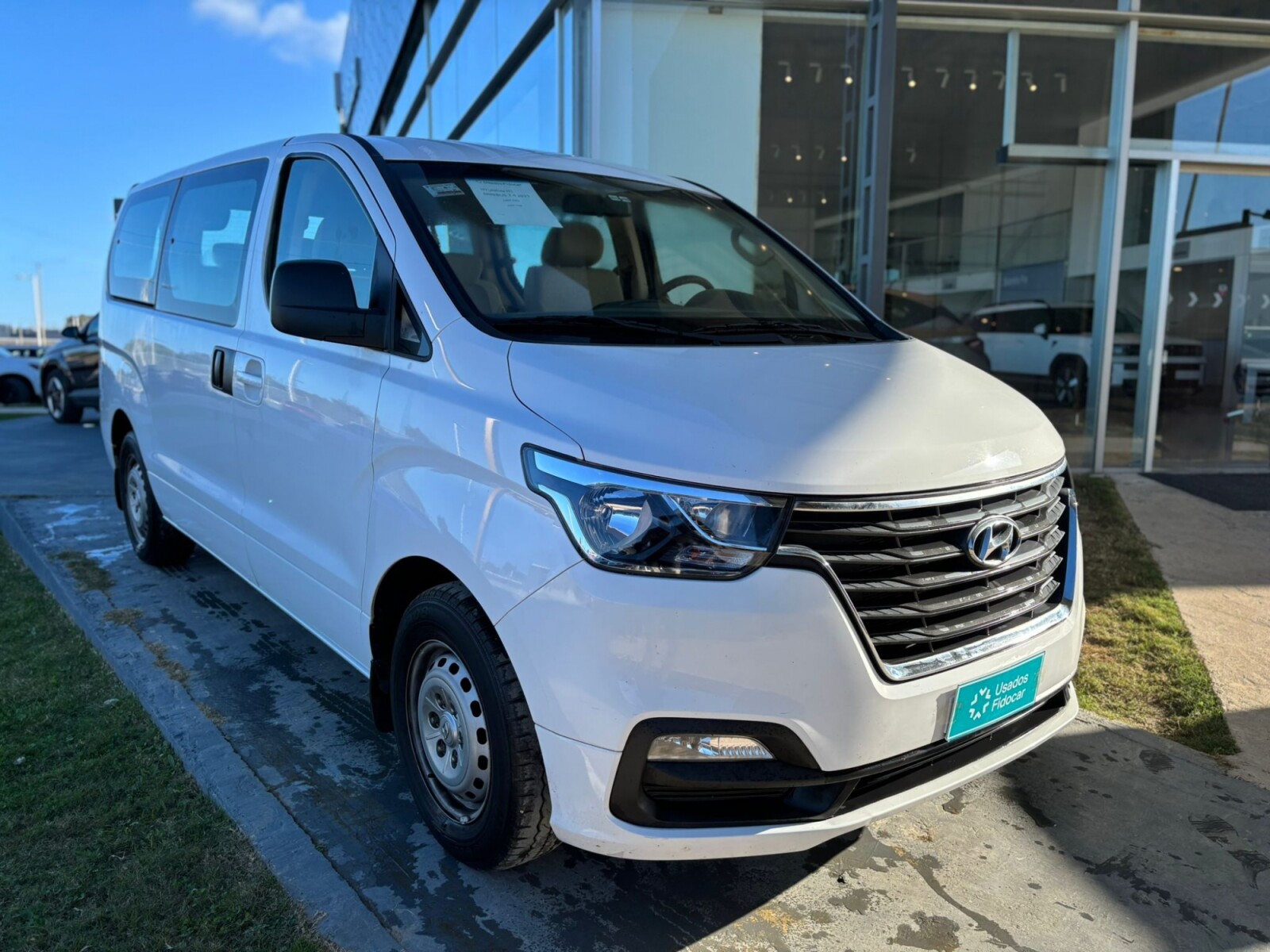 Hyundai H1 Minibus 8Plz 2,4 Nafta - 2021 