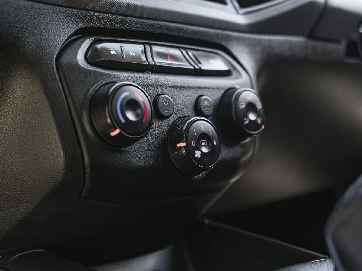 Chevrolet Joy Plus 1.0 Sedan Extra Full| Permuta / Financia Chevrolet Joy Plus 1.0 Sedan Extra Full| Permuta / Financia