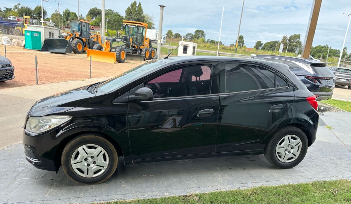 Chevrolet Onix 1,0 Joy LT - 2018 Chevrolet Onix 1,0 Joy LT - 2018