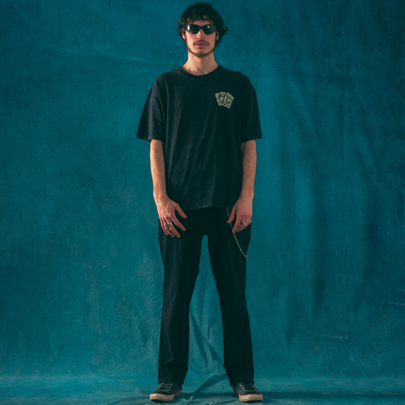 REMERA OVERSIZE - LA CONTRA REMERA OVERSIZE - LA CONTRA