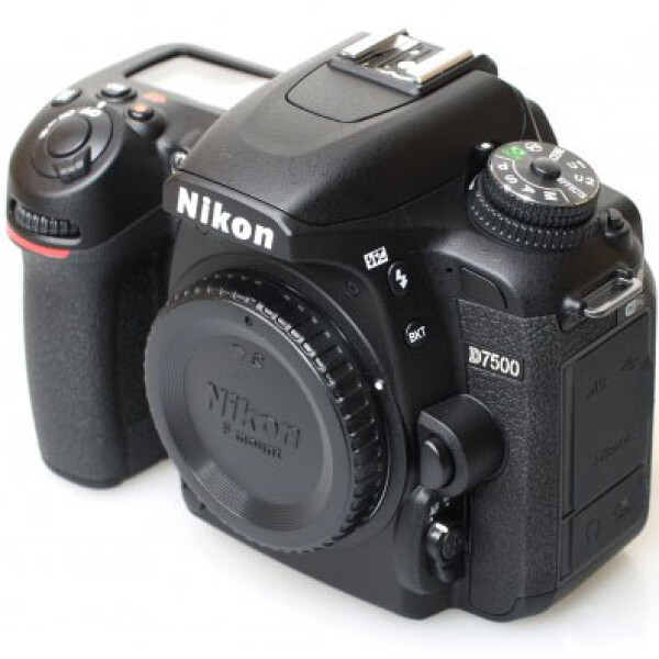 Cámara Nikon D7500 Solo Cuerpo CAMARA NIKON D7500 SOLO CUERPO