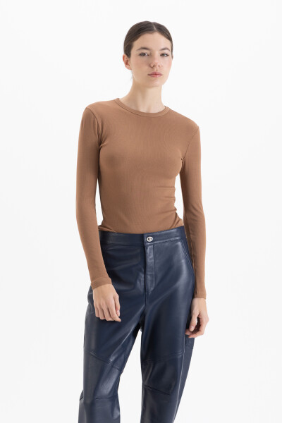 REMERA KENDALL Camel