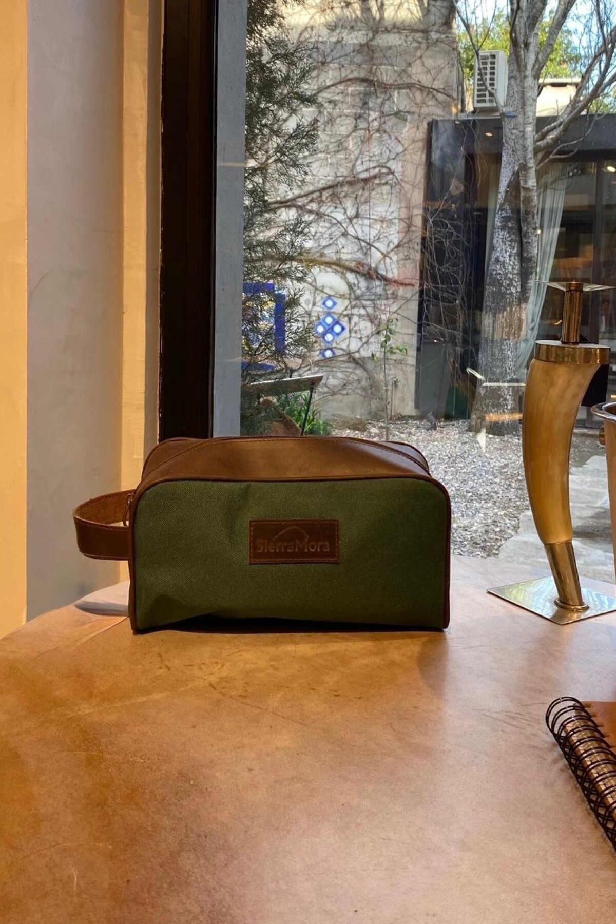 Necessaire Sport Chocolate / Verde Seco