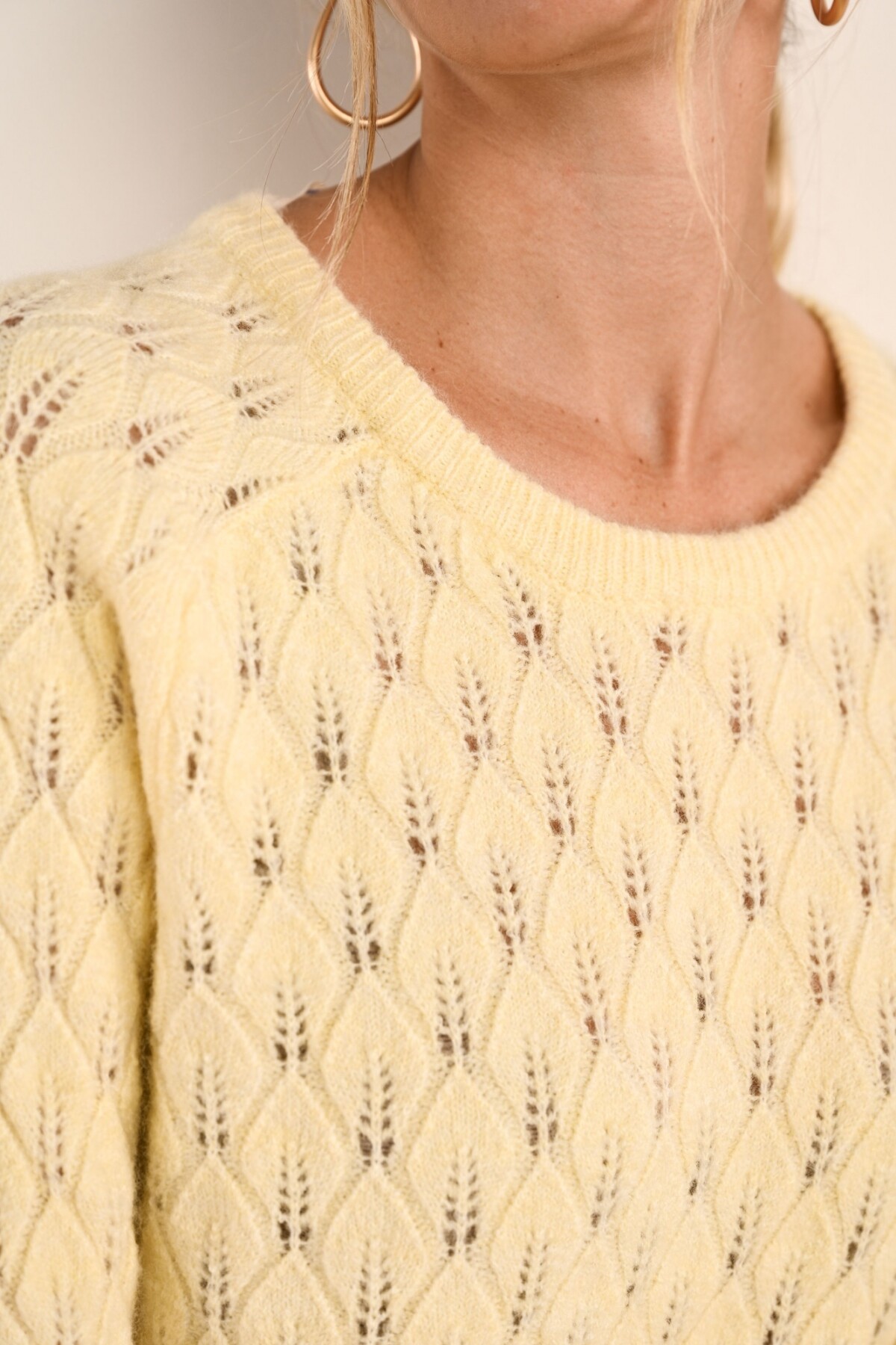 Sweater Textura Amarillo Suave