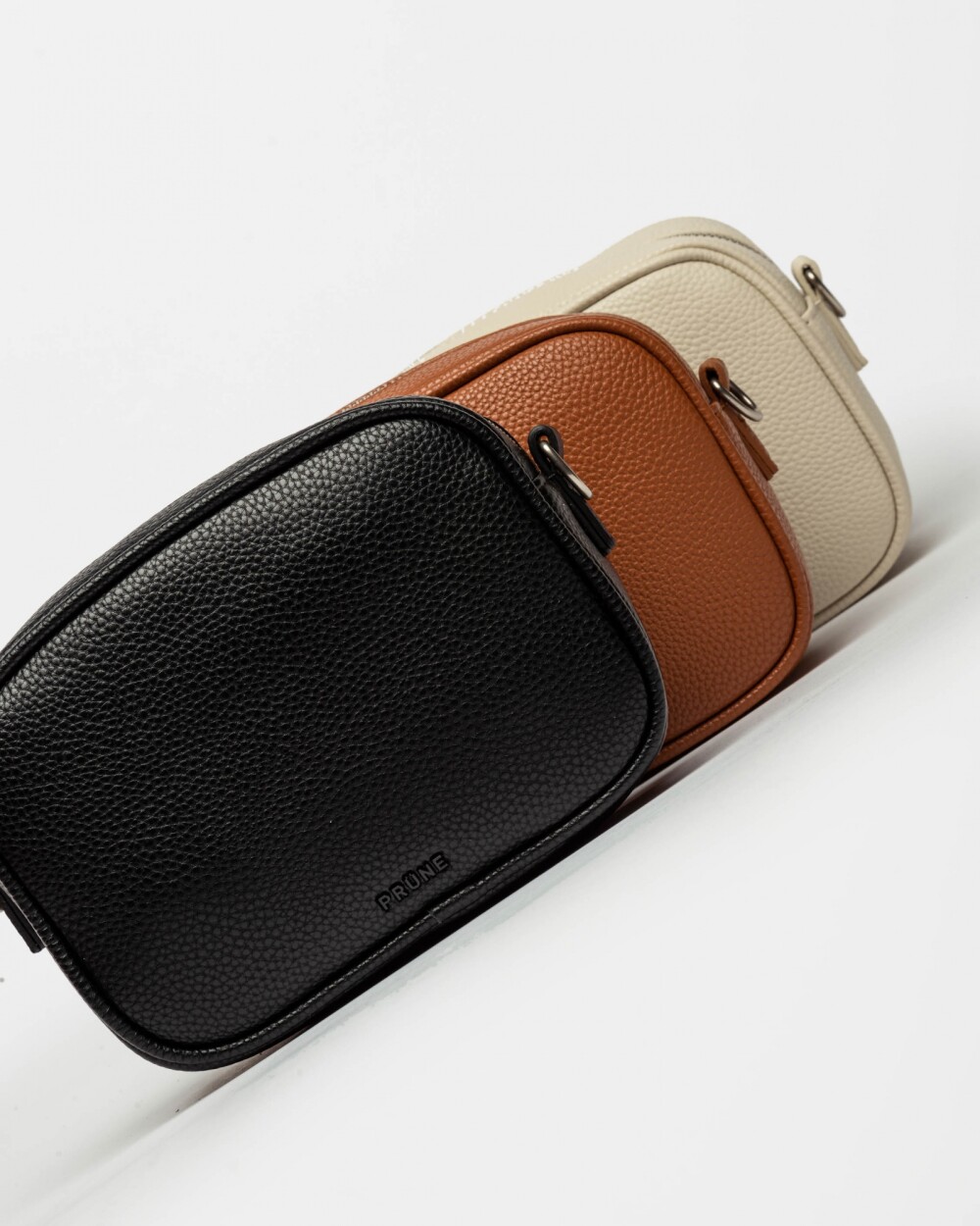 Mini Bag Adisa En Efecto Cuero Graneado Negro
