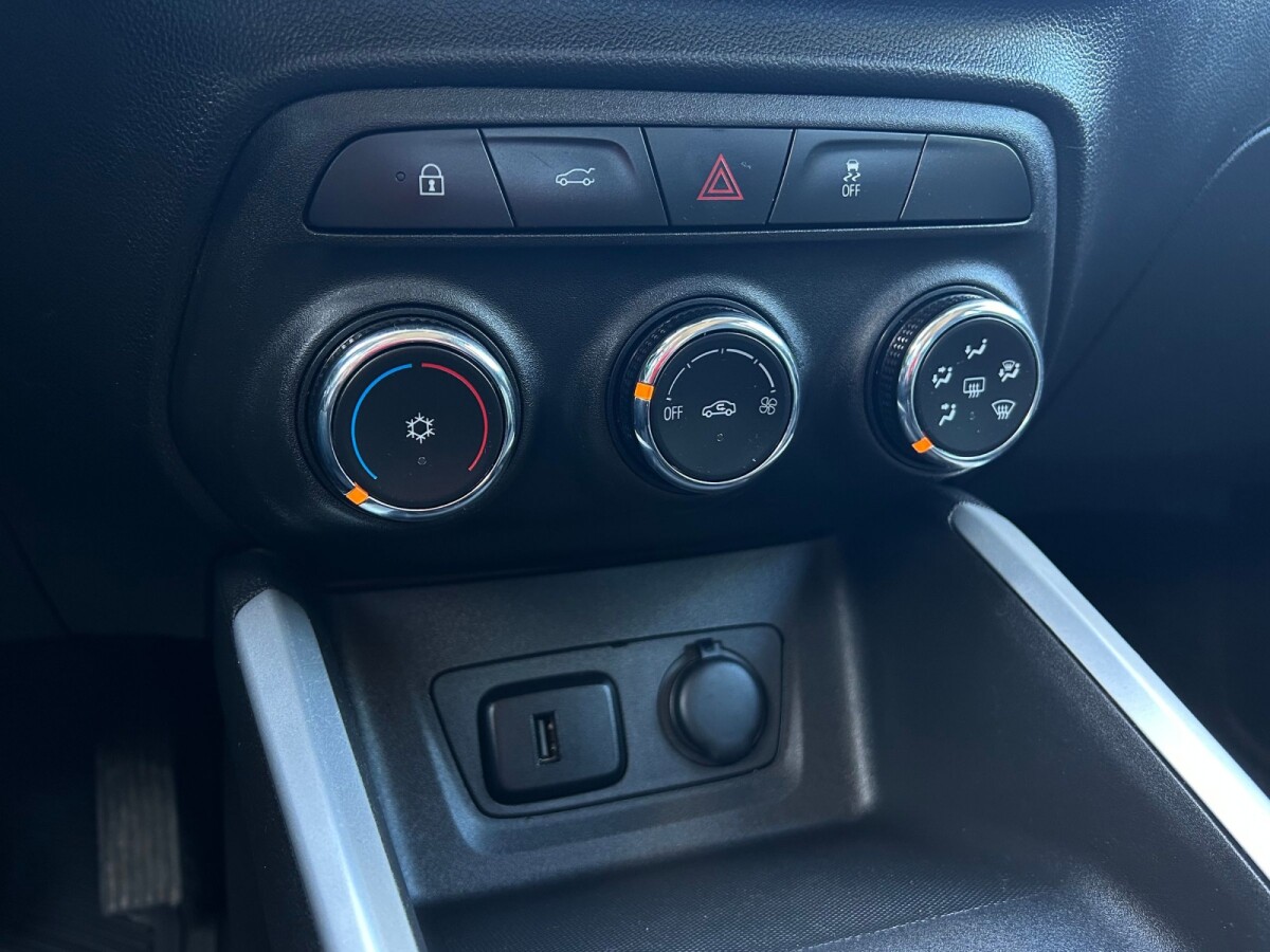 Chevrolet Onix LT 1.0 Extra Full 2024 (Descuenta IVA) Chevrolet Onix LT 1.0 Extra Full 2024 (Descuenta IVA)