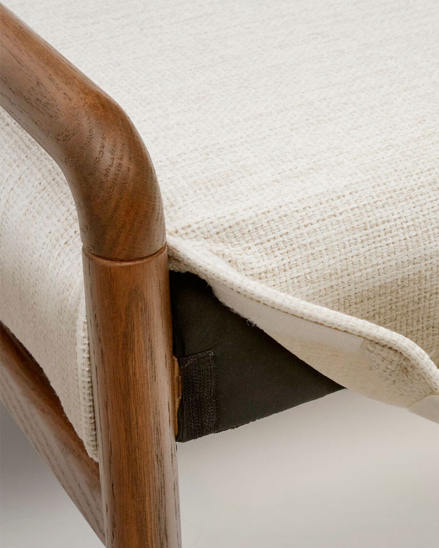 Banco desenfundable Macaret de madera maciza de roble acabado nogal 120 cm FSC Mix Credit.