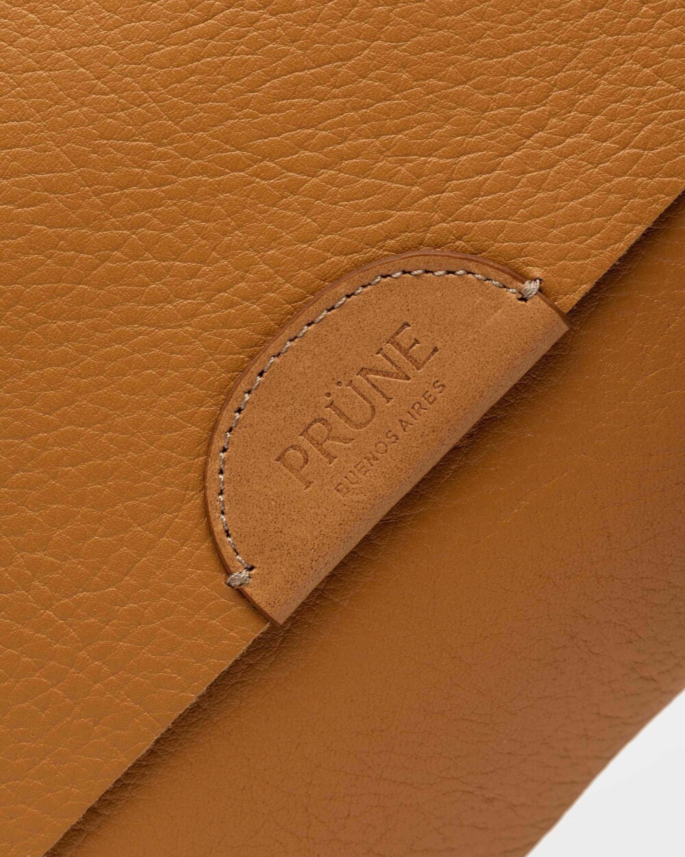 Morral Olivia en cuero graneado Cuoio