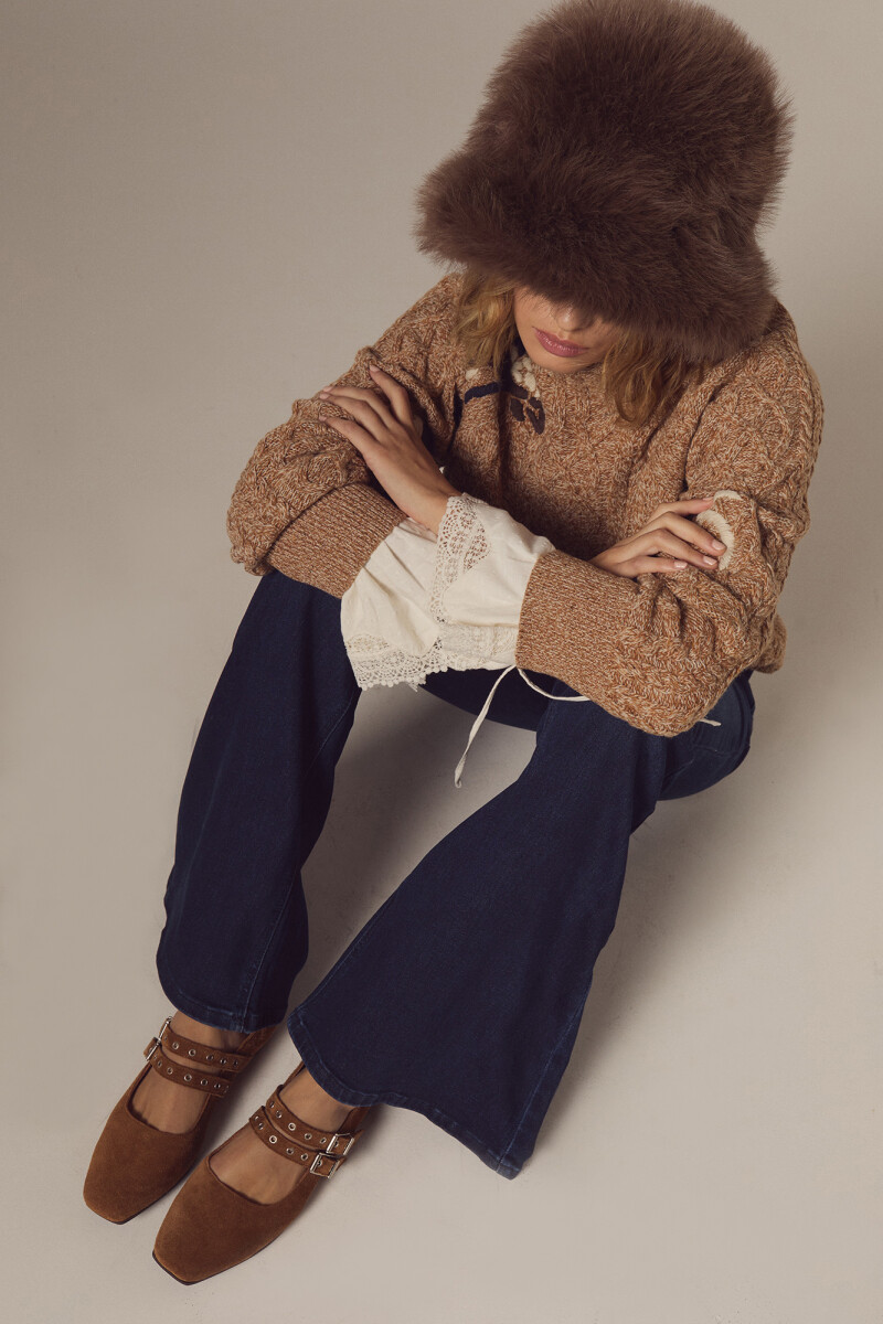 Ballerina Mimi Camel