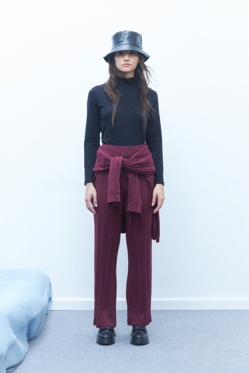 Pantalón rib bordo