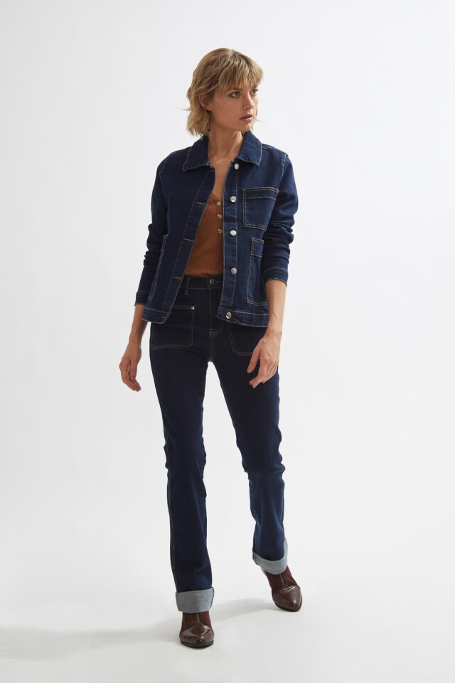 Jean bootcut con bolsillos jean oscuro