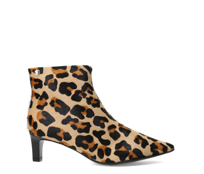 Botas de Mujer Bottero Caña Baja Y Taco Fino Animal Print