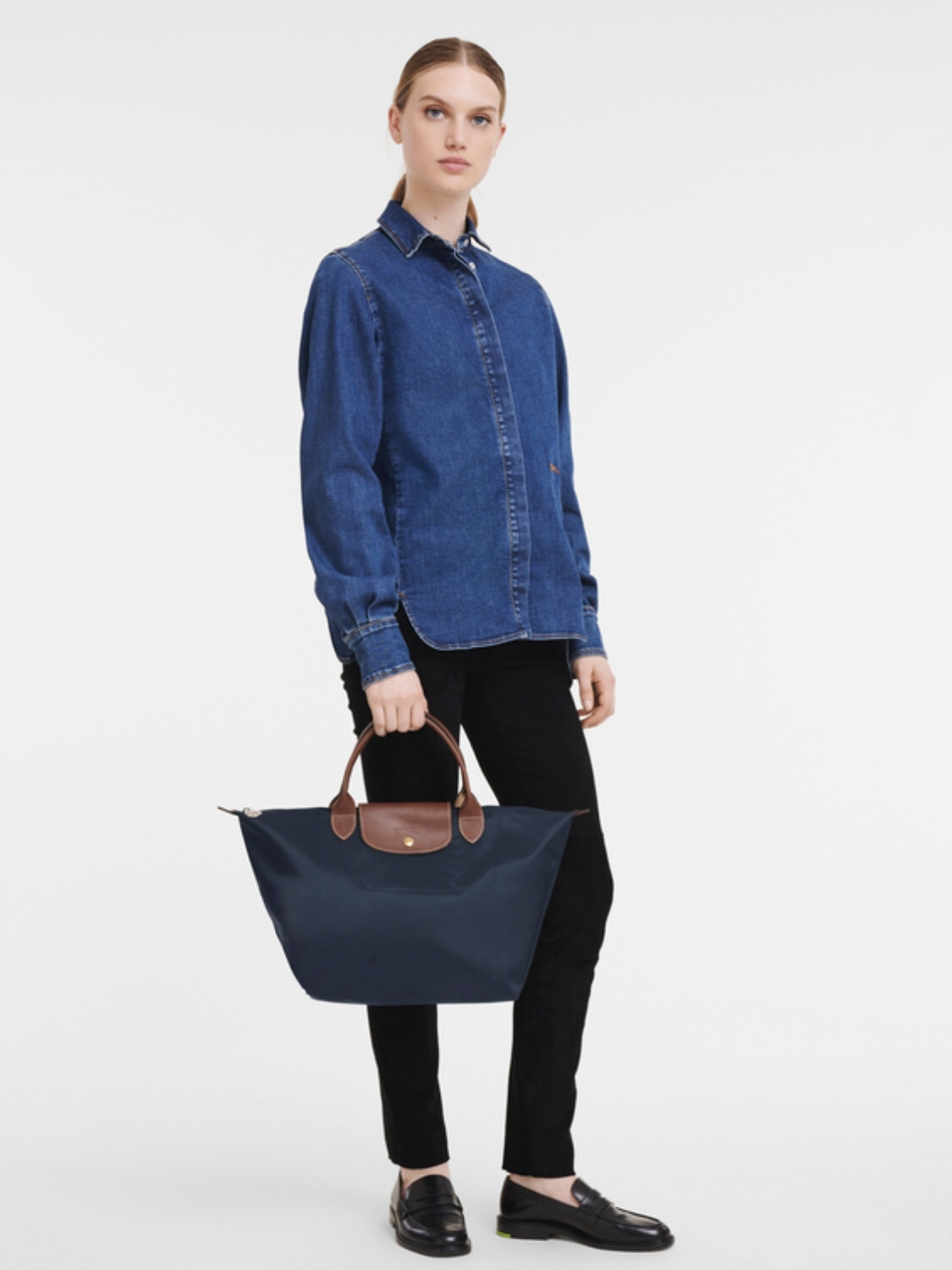 Longchamp -Cartera Longchamp plegable de nylon con cierre y asa corta, Le pliage M Azul