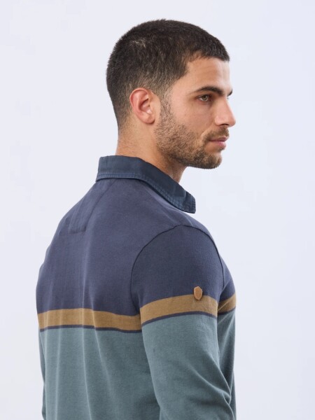 REMERA LEGACY 6076 AZU MOST