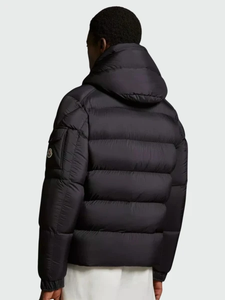 Moncler -Chaqueta rellena de plumas con capucha extraíble, VEZERE Negro