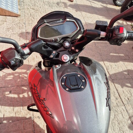 Bajaj Pulsar NS200 FI Gris