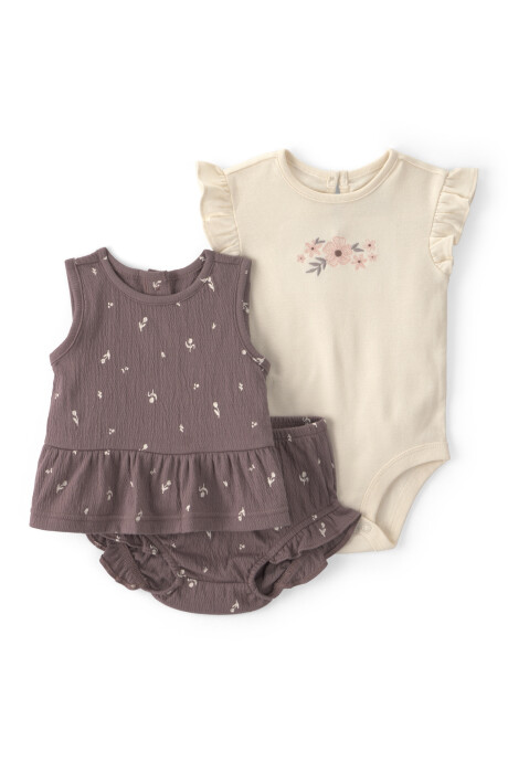 Set tres piezas de algodón, short y musculosa texturados más body, diseño floral Set tres piezas de algodón, short y musculosa texturados más body, diseño floral