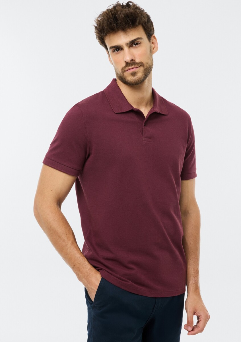 CAMISETA BÁSICA CON CUELLO - BORDEAUX 