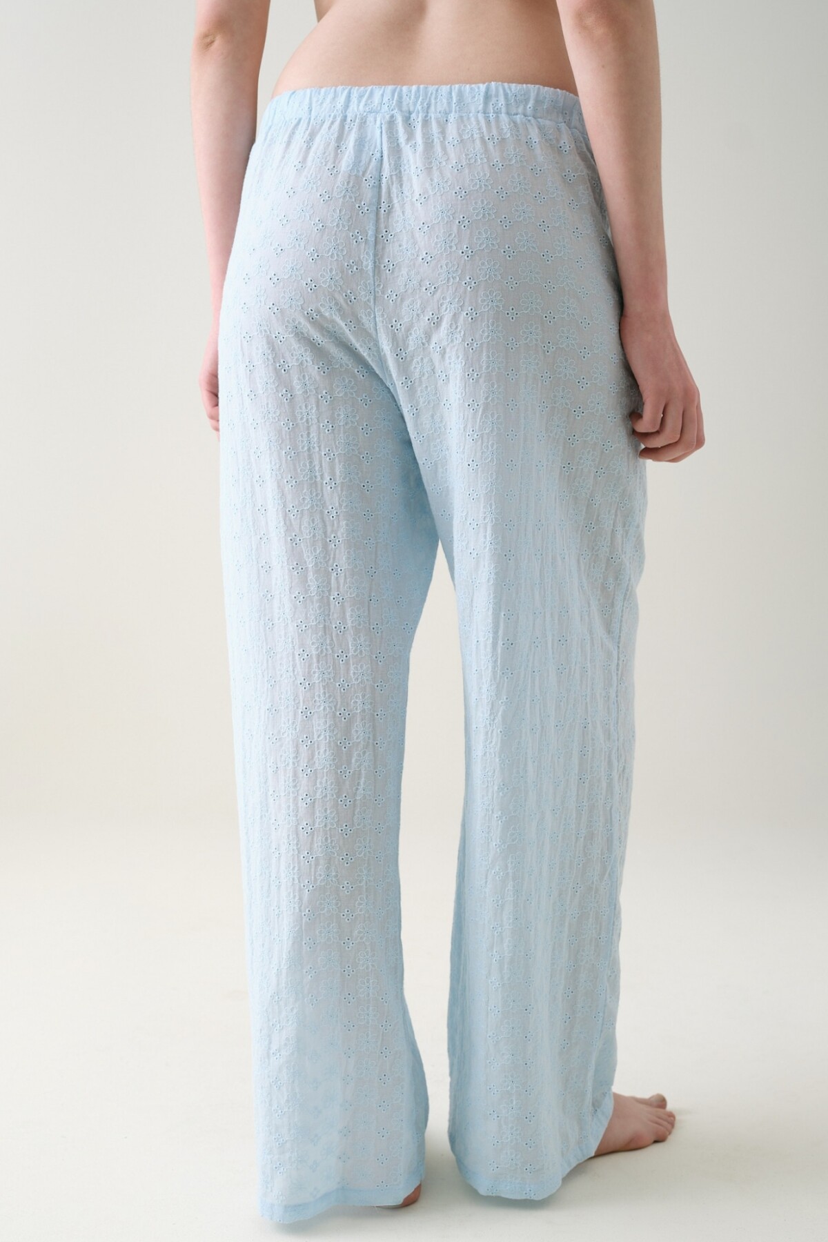 Pantalón Recto Broderie Celeste