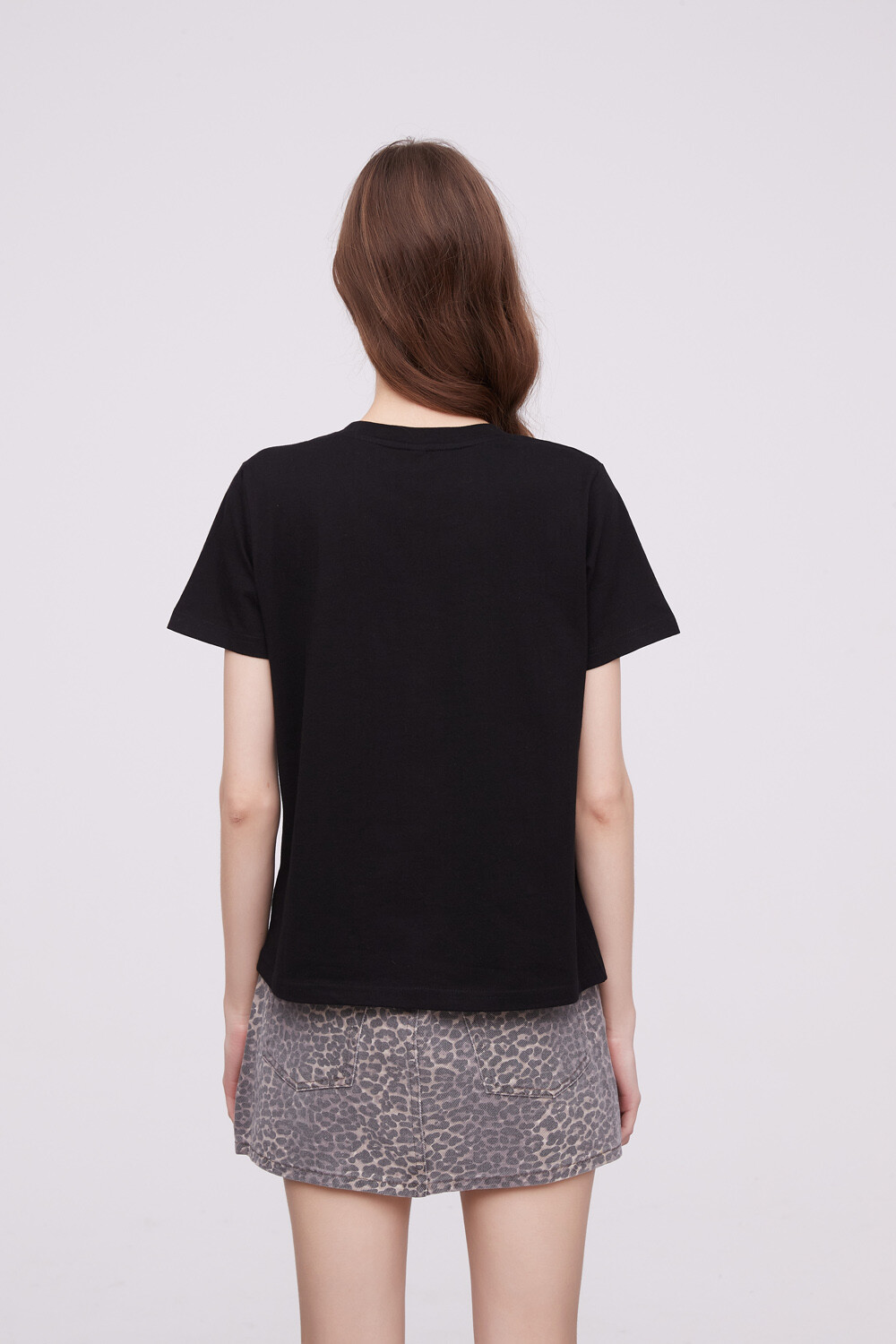 Remera Anuk Negro