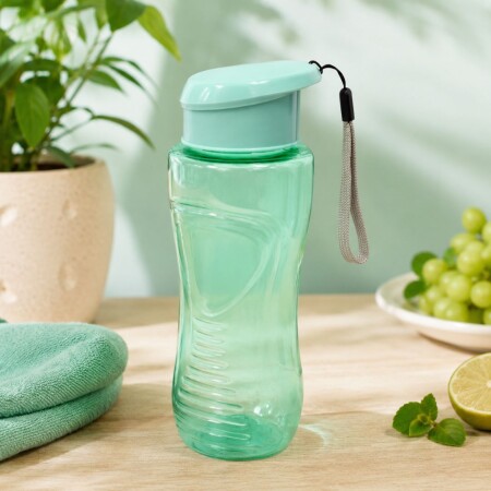 Botella Deportiva de Plastico 700ml con Correa Botella Deportiva de Plastico 700ml con Correa