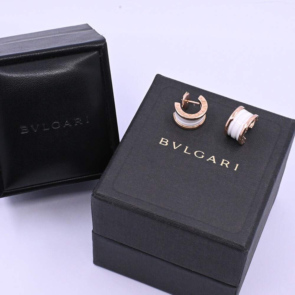 Bulgari Bzero 1 par de caravanas oro 18k rosa y cerámica blanca con estuche original. Bulgari Bzero 1 par de caravanas oro 18k rosa y cerámica blanca con estuche original.