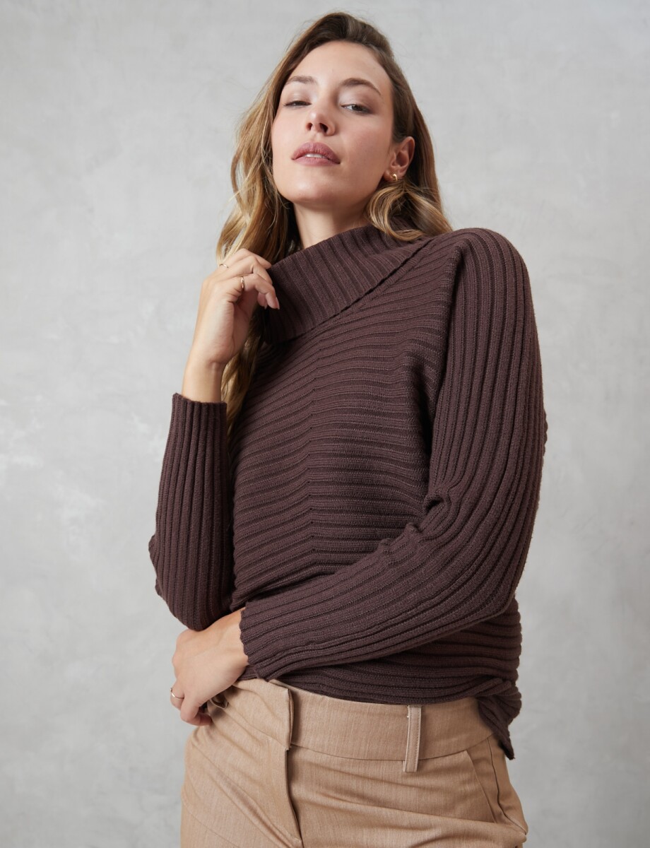 Buzo Acanalado Cuello Alto - Marron 
