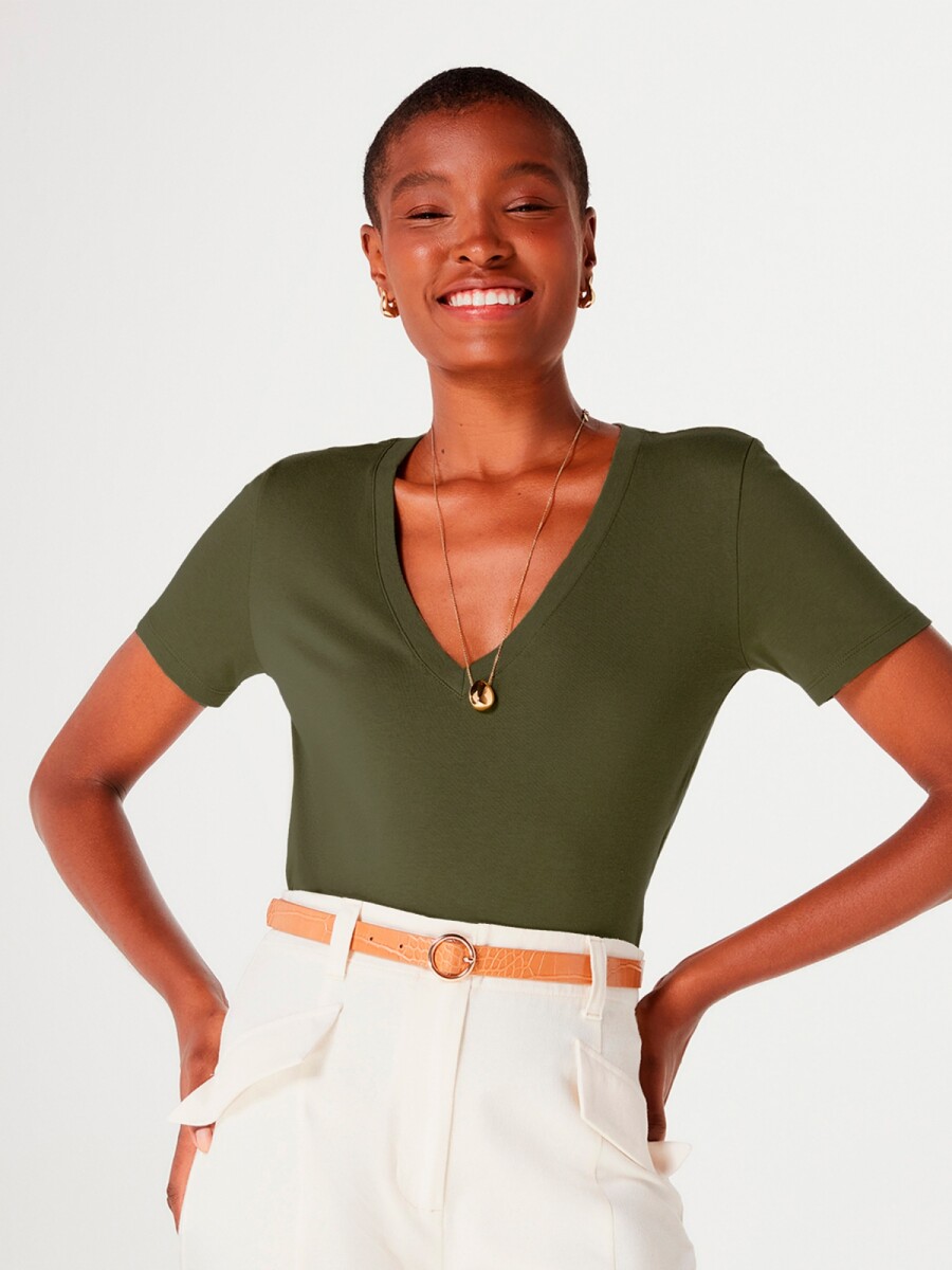 CAMISETA BÁSICA MANGA CORTA CUELLO EN V - VERDE OSCURO 