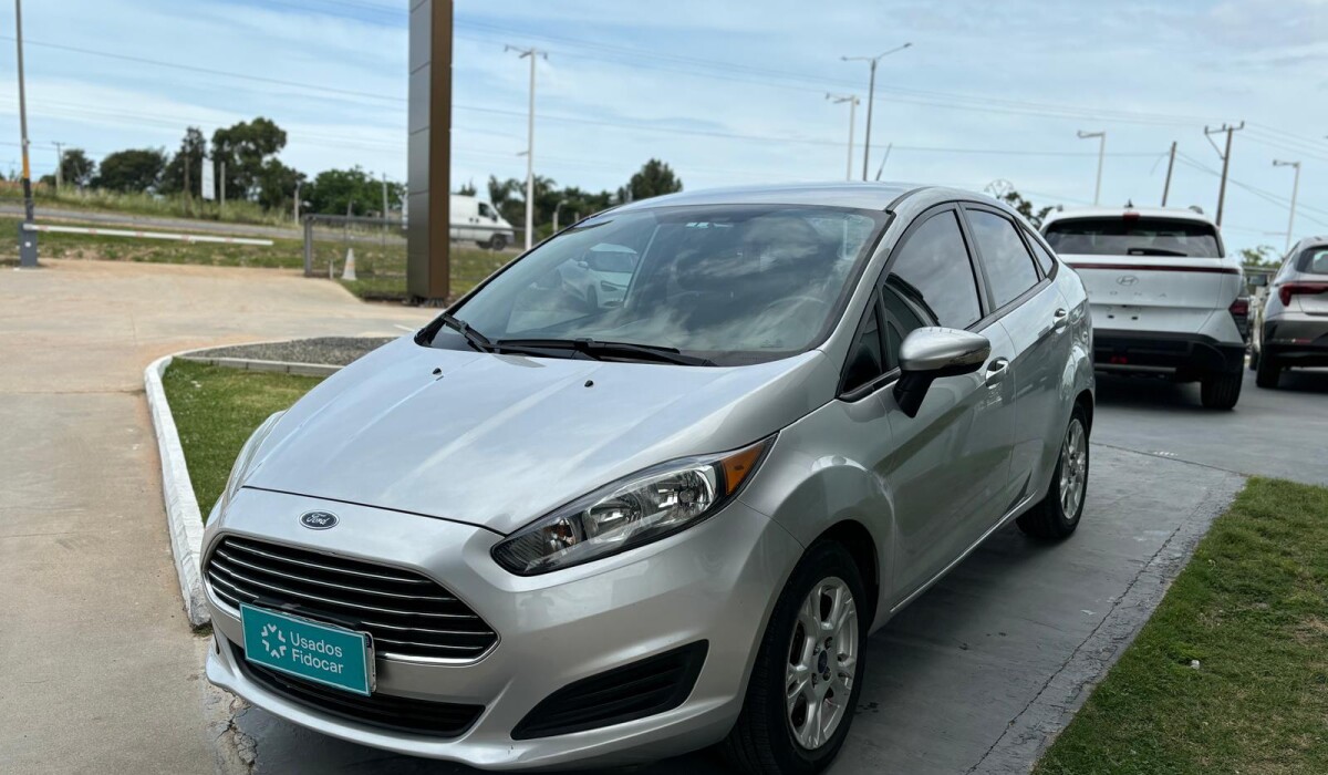 Ford Fiesta Sedan SE MT - 2014 Ford Fiesta Sedan SE MT - 2014