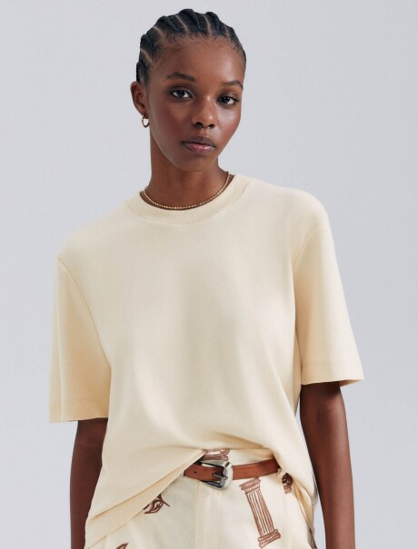 CAMISETA BÁSICA MANGA CORTA AMARILLO