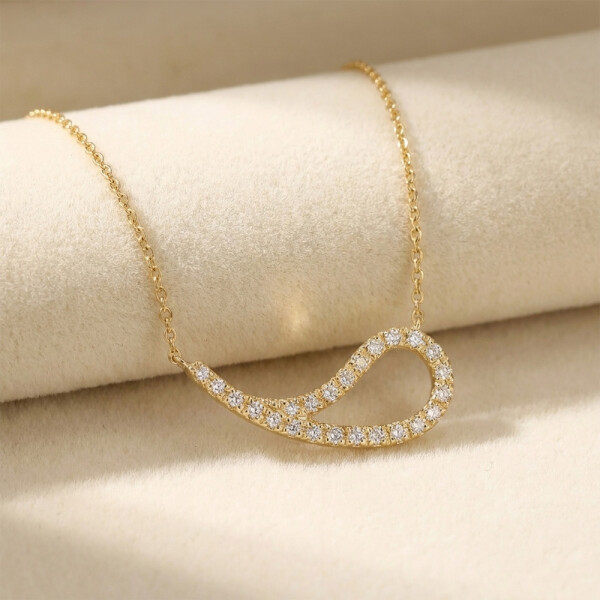 Colgante Aurelia de oro amarillo 18k con brillantes Colgante Aurelia de oro amarillo 18k con brillantes