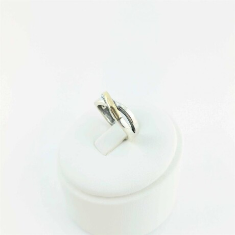 Anillo de plata 925 con double de oro 18k. Anillo de plata 925 con double de oro 18k.