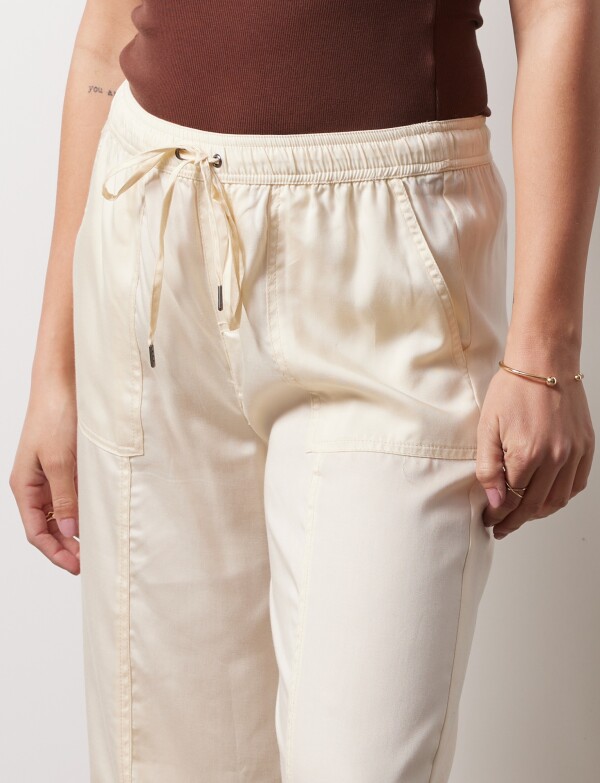 Pantalón Bolsillos BEIGE CLARO