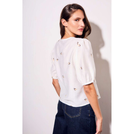 Blusa Viscosa Bordada Nacar
