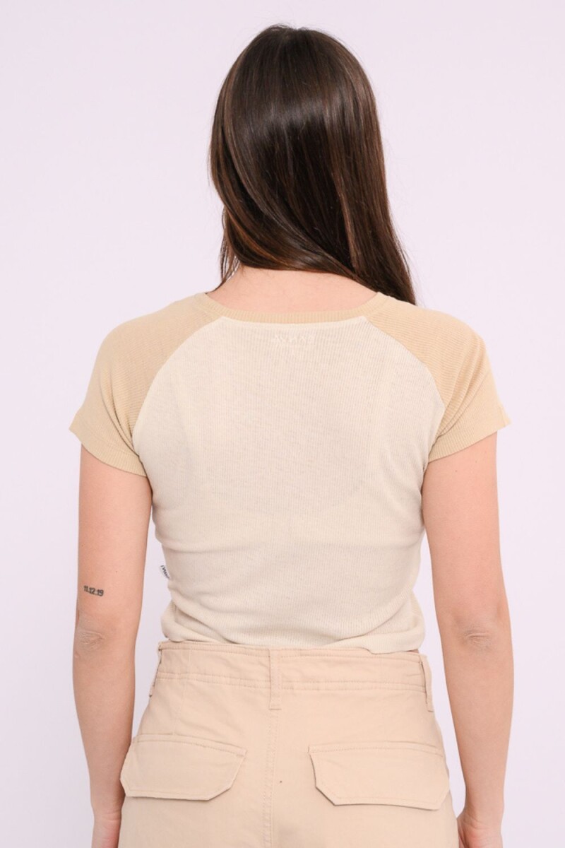 Remera estampada Beige