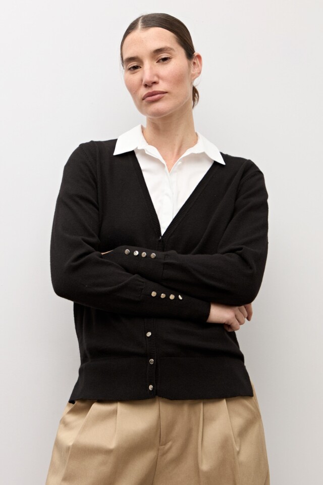 Cardigan abotonado negro