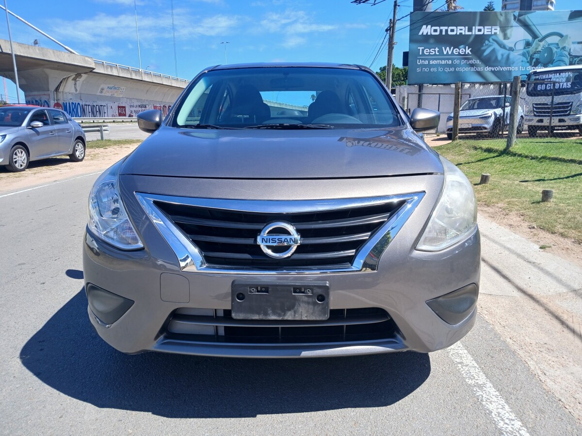 Nissan Versa Drive 1.6 Extra Full | Permuta / Financia Nissan Versa Drive 1.6 Extra Full | Permuta / Financia