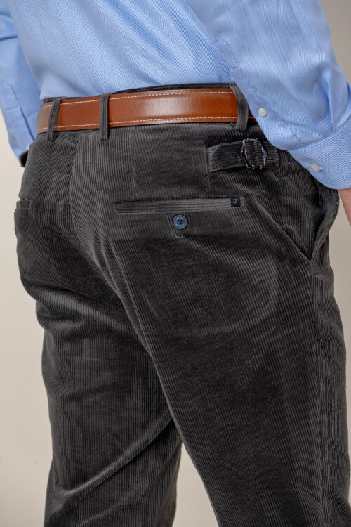 Pantalón Corduroy Gris