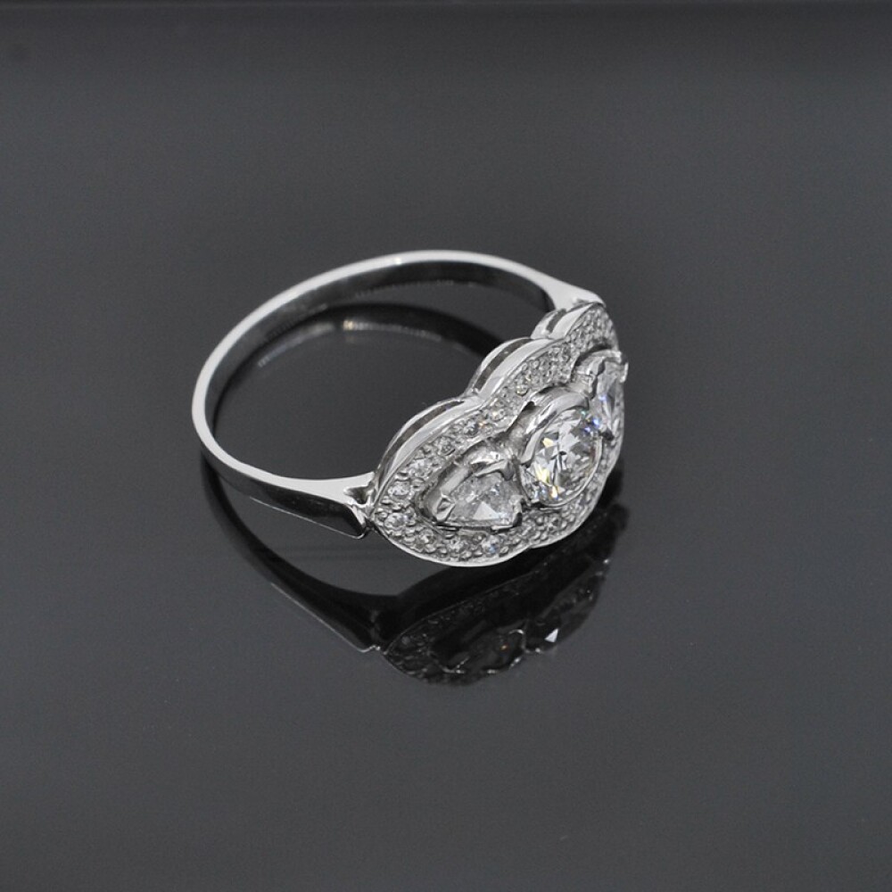 Anillo Nuevo, Estilo Antiguo, En Oro 18K Y Brillantes Anillo Nuevo, Estilo Antiguo, En Oro 18K Y Brillantes