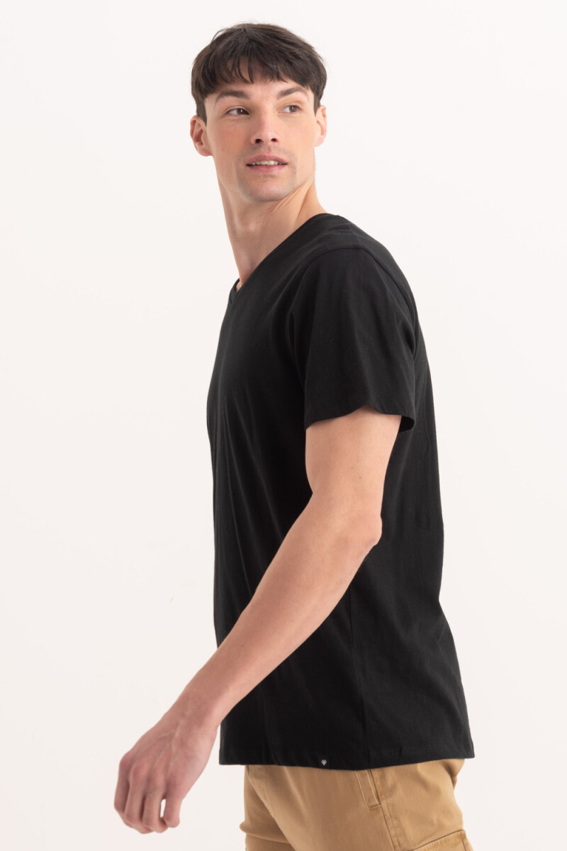 Camiseta cuello en V Negro