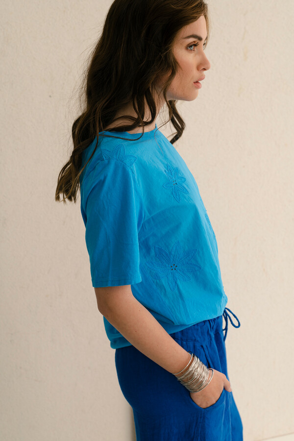 BLUSA COTTON BORDADA AZUL
